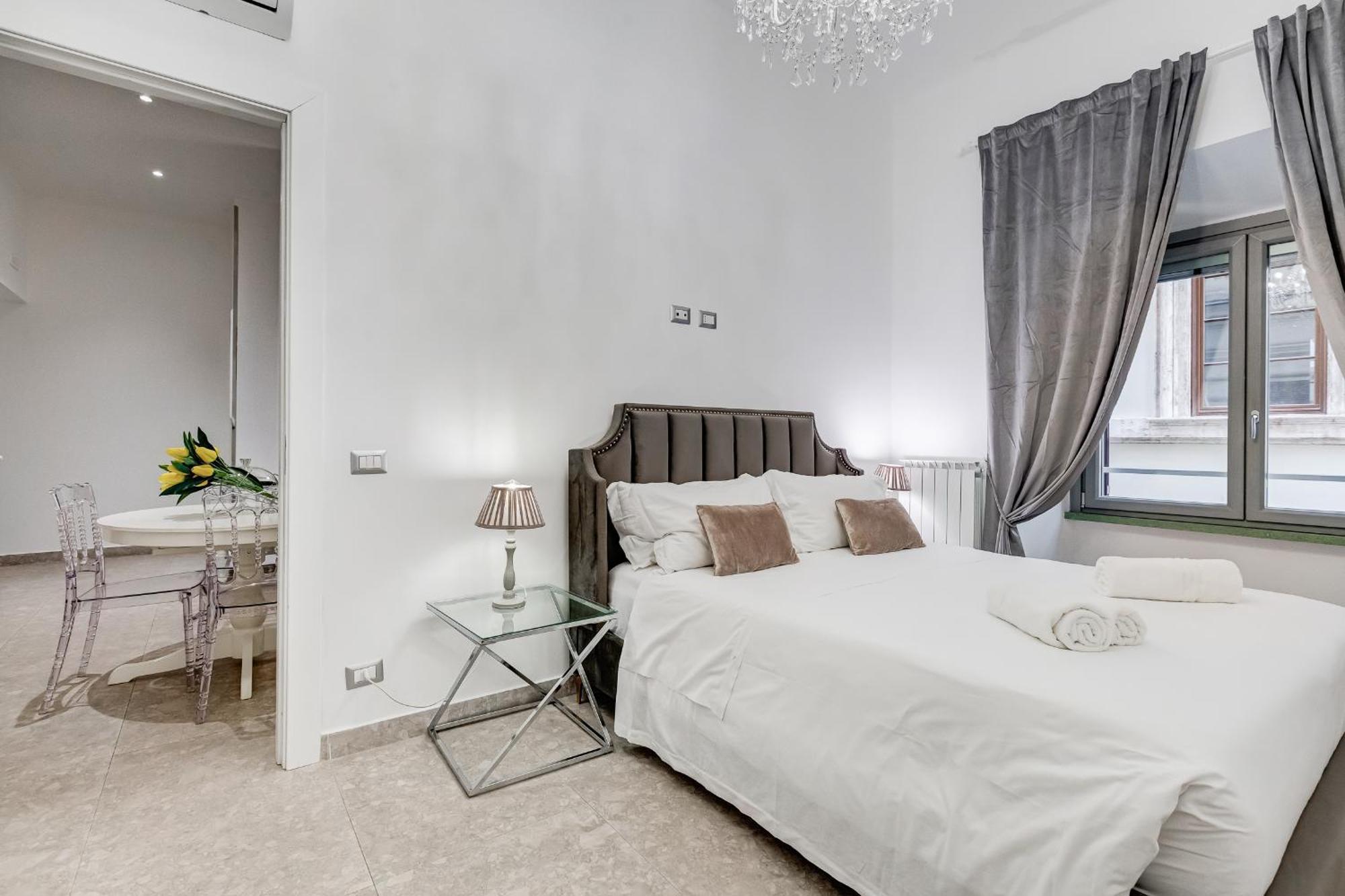 Crystal Trevi Fountain - Romedreamhome — Photos 2