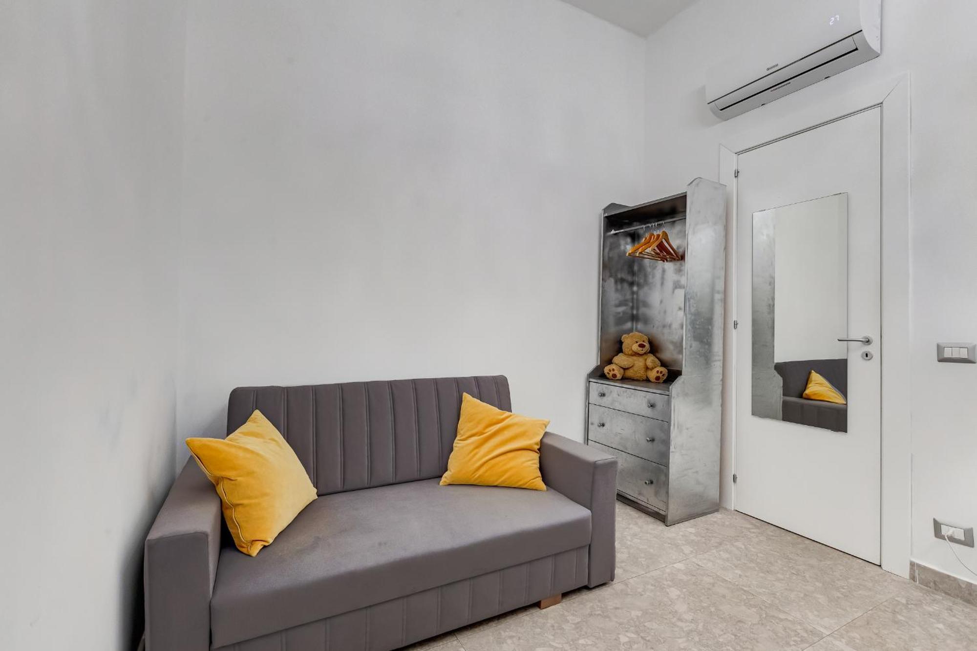 Crystal Trevi Fountain - Romedreamhome — Photos 1